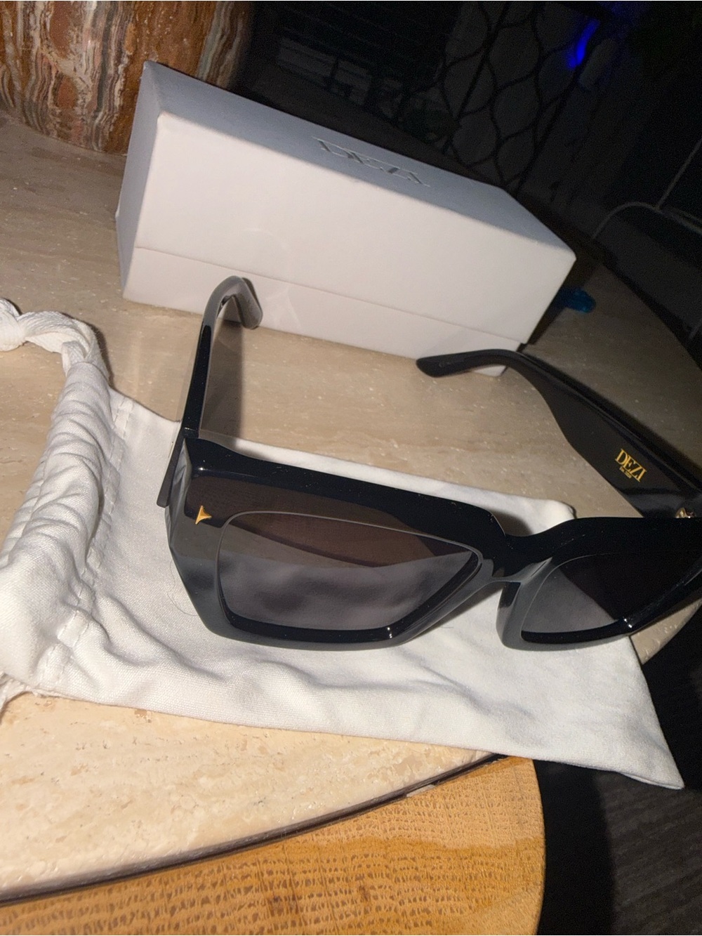DEZI Switch Sunglasses Black/Dark Smoke